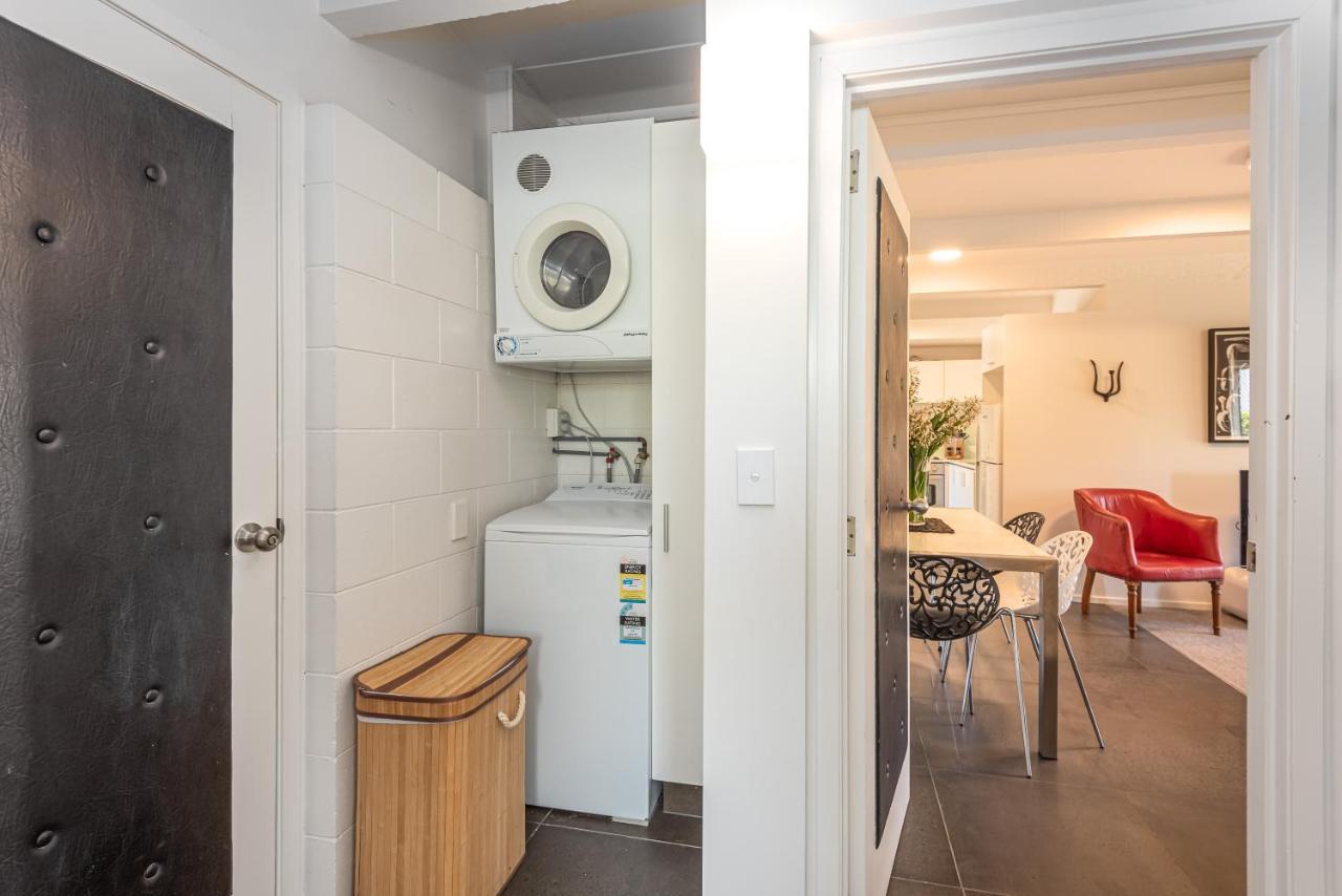 Apartamento Retro Living - Lush Garden Christchurch Exterior foto