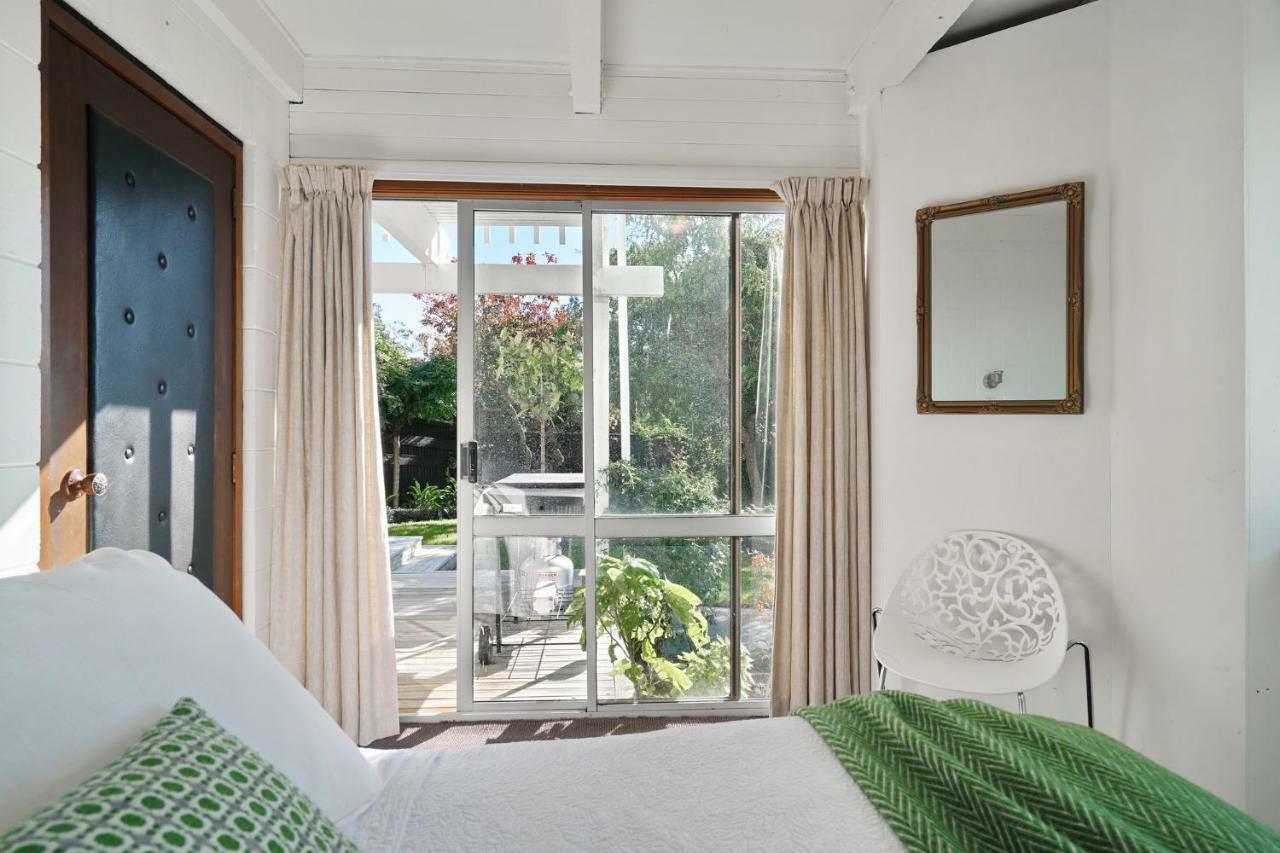 Apartamento Retro Living - Lush Garden Christchurch Exterior foto