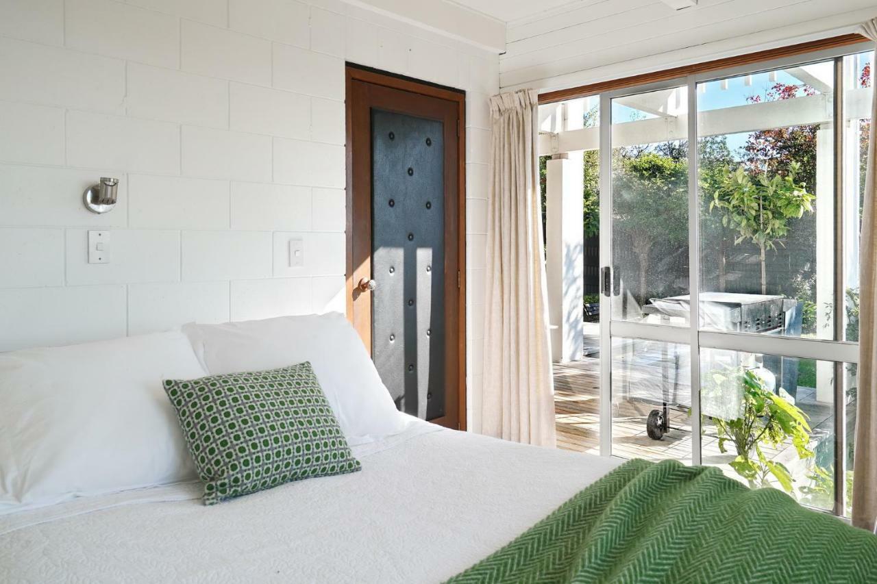 Apartamento Retro Living - Lush Garden Christchurch Exterior foto